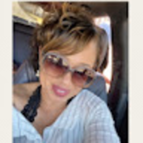 Meet your Posher, Maria - Picture 1 of 1